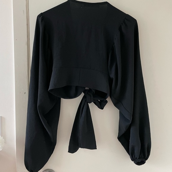 Black cute wrap top - Picture 4 of 4